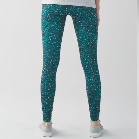 Lululemon Wunder Under Leggings - Picture 4 of 14